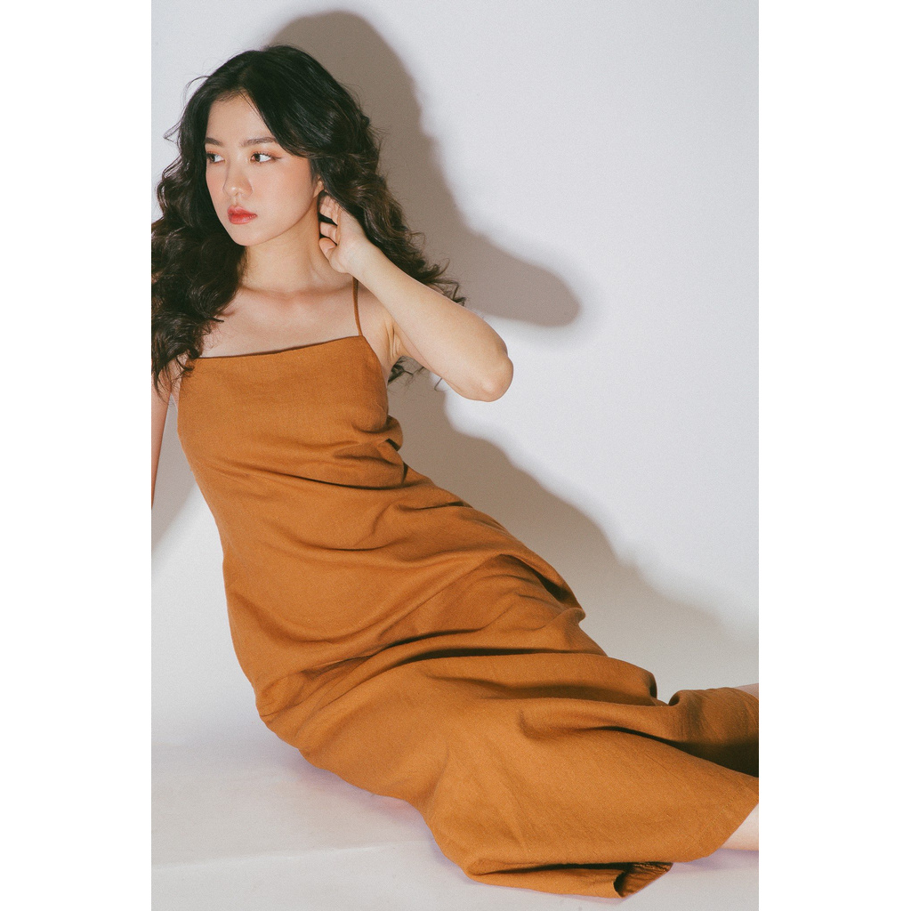 Đầm dài hai dây mảnh làm bằng vải linen màu cam | BigBuy360 - bigbuy360.vn