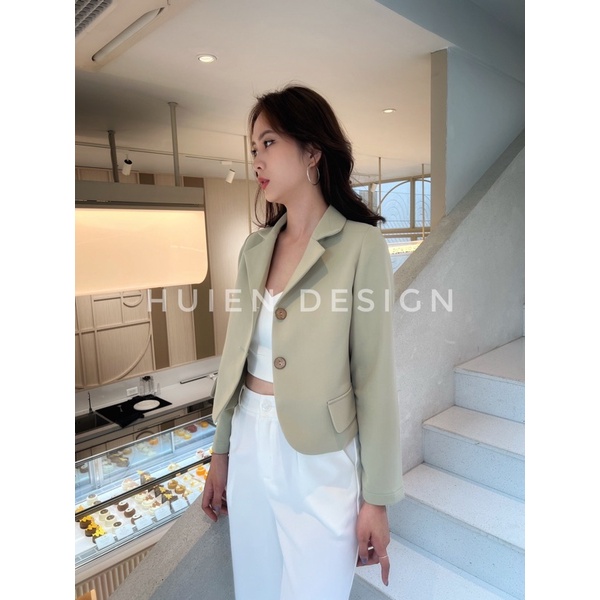 Áo blazer dáng lửng dài tay hàng thiết kế Huien Design màu xanh min sang xin mịn | BigBuy360 - bigbuy360.vn