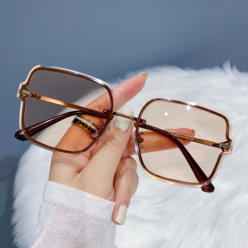 Kính Mát Đi Biển Thời Trang Mới 2022 Cho Nữ