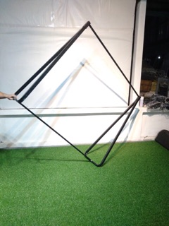 Giá treo chữ A, giá treo quần áo, hàng đẹp sơn tĩnh điện. Chất sắt chắc chắn, kiểu dáng gọn tiện dụng. Dài 1m2 và 1m5