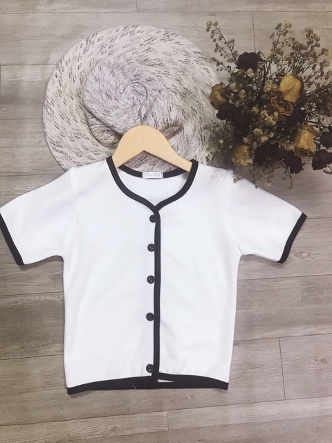 Áo croptop nút thật phối viền hàng xịn (ap)