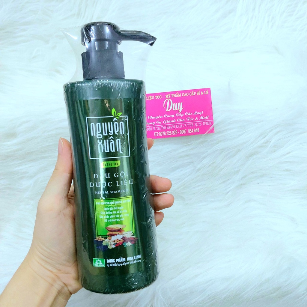 Dầu gội Nguyên Xuân 250ml Từ Thảo Dược Thiên Nhiên, Từ Bưởi, Bồ Kết, Ngăn Rụng Tóc Hết Gàu, Giảm Ngứa - Chai Có Vòi