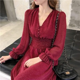 Váy dài tay chấm bi