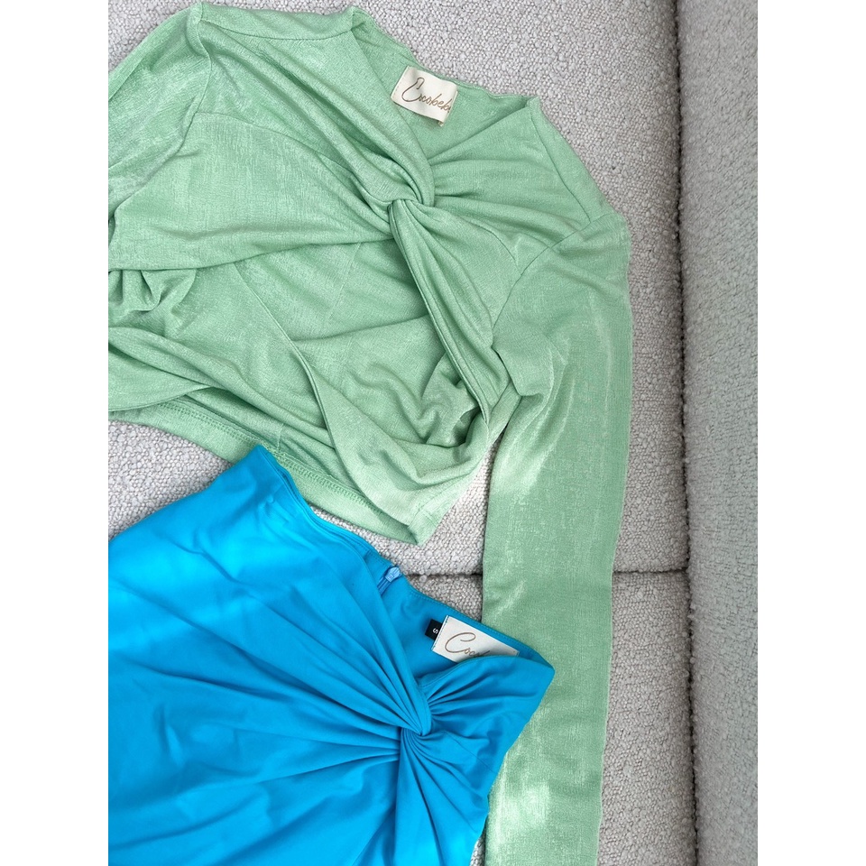 Set áo thun xoắn chân váy kiểu