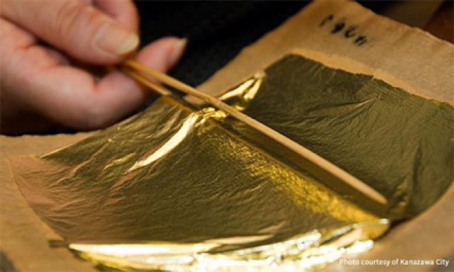Combo khởi nghiệp 500 lá vàng + keo + chổi+ bóng+ sách dát vàng  400 Chiếc Iphone Tại Nhà HOT