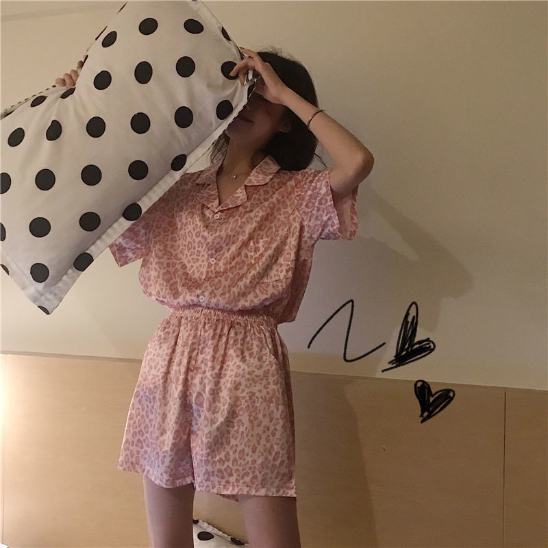 Bộ Đồ Ngủ Pijama Vải Lụa Họa Tiết Da Báo Phong Cách Hàn Quốc Thoải Mái Cho Nữ | BigBuy360 - bigbuy360.vn