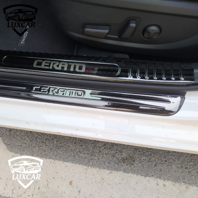 Ốp bậc cửa xe KIA CERATO 2019-2020 | LUXCAR chất liệu INOX-TITAN cao cấp