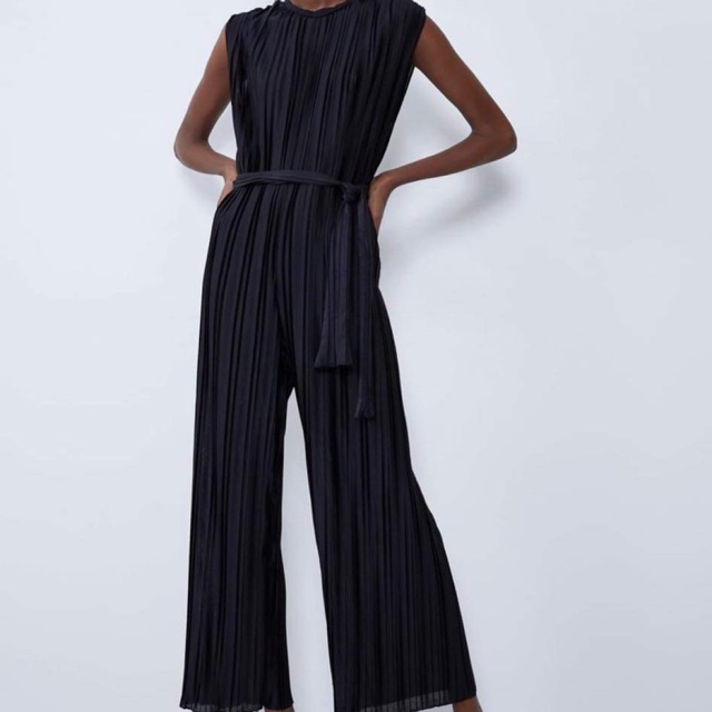 Jump zara auth size S( màu đen)