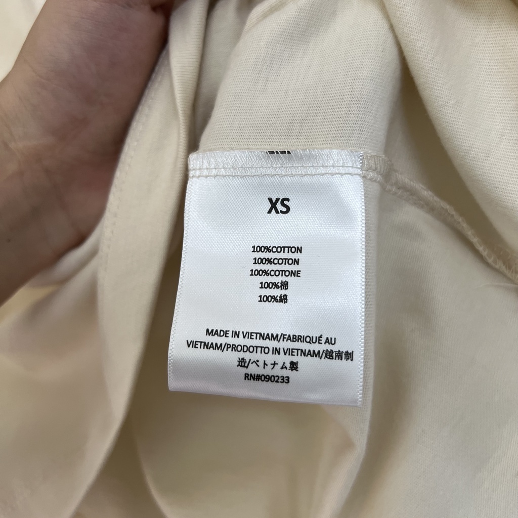 Áo thun FEAR OF GOD FOG ESSENTIALS SS22 Egg Shell chất liệu cotton, Áo tee FOG ESSENTIALS in nhung cao cấp