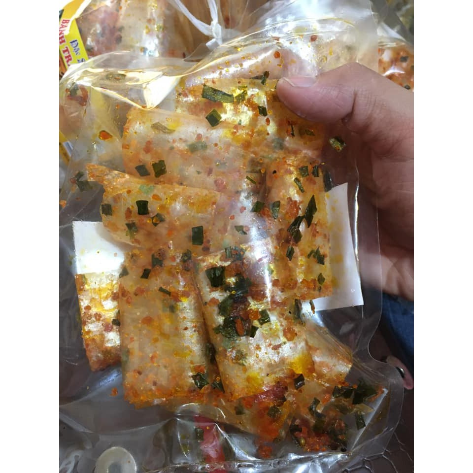 Bánh tráng trộn sate tôm hành