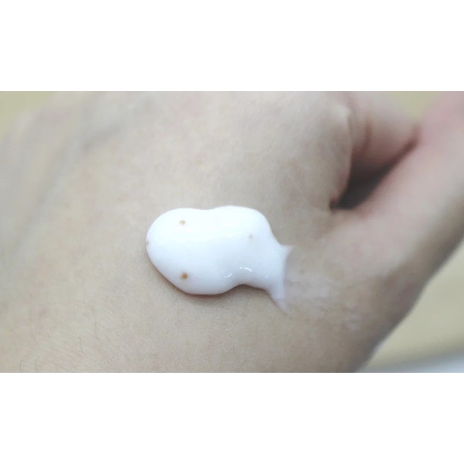 Sữa Rửa Mặt Tro Núi Lửa Innisfree Jeju Volcanic Pore Cleansing Foam 150g | BigBuy360 - bigbuy360.vn