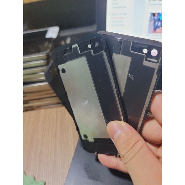 Nắp lưng I_P 4G màu đen tháo máy đẹp