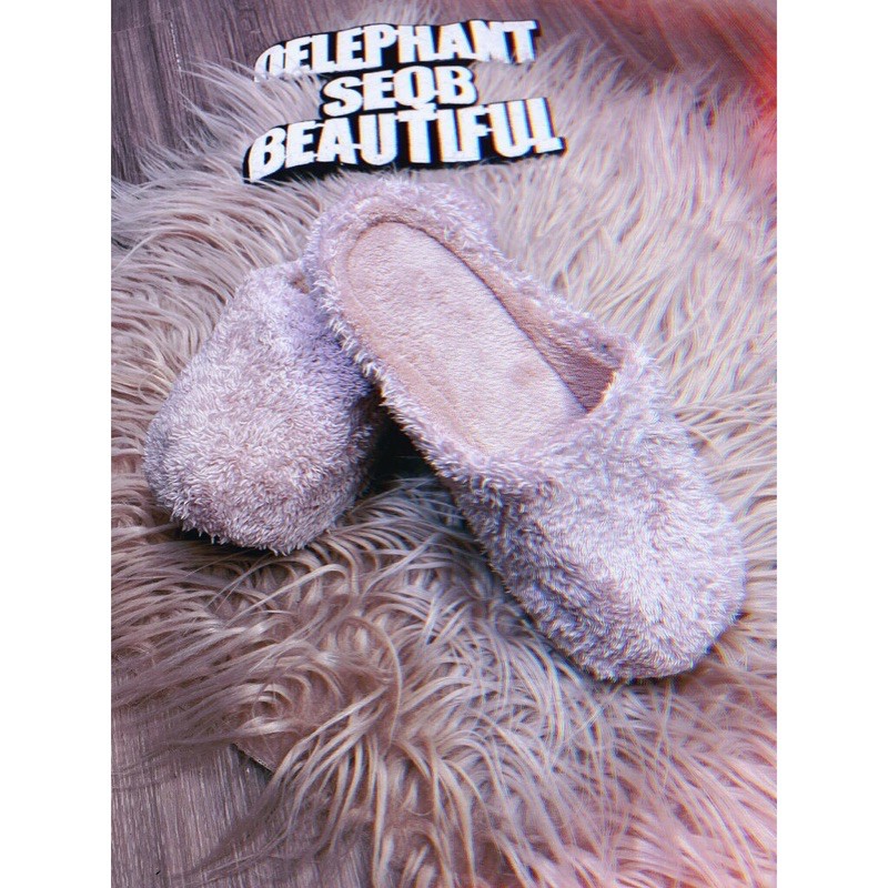 Dép long đi trong nhà