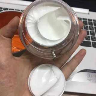 Kem dưởng da v7 hu lớn