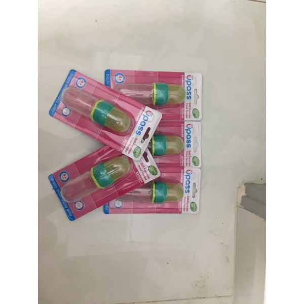 Bình bóp thức ăn dặm cho bé Upass UP0301N