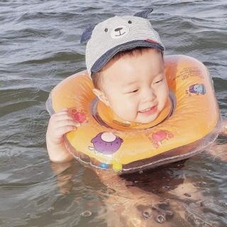 Phao cổ cho bé