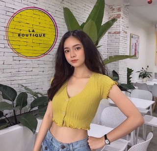 Áo croptop nút cổ tim