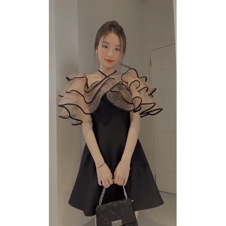 Đầm trằng trễ vai phối lưới chất cotton thái mặc được hai kiểu phong cách nhẹ nhàng