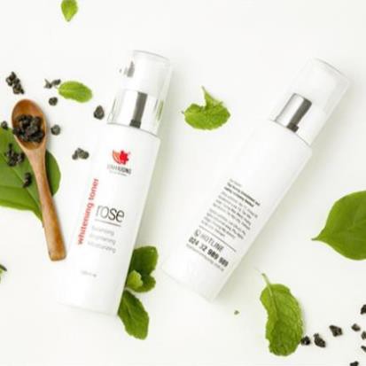 Nước hoa hồng làm sáng da se khít lỗ chân lông Linh Hương - Whitening Toner Rose 100ml | BigBuy360 - bigbuy360.vn