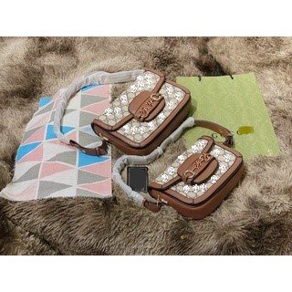 Túi xách nữ kẹp nách tag sắt hà hồ qc lót nhung