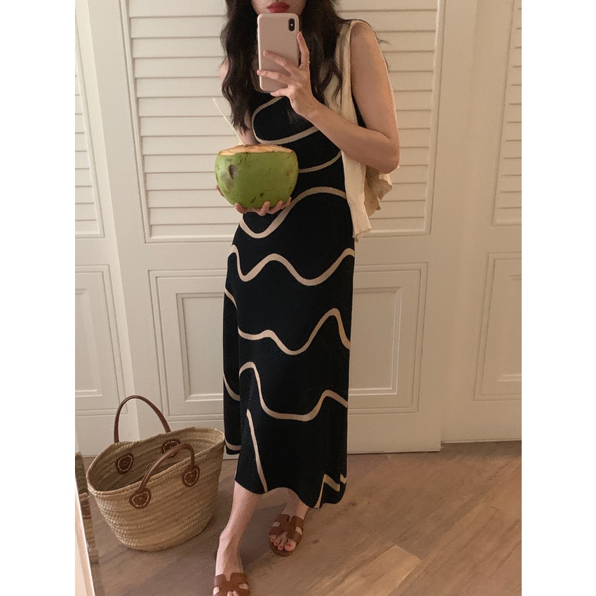 Đầm Hai Dây Dáng Dài Form Ôm Phối Màu Tương Phản Phong Cách Pháp