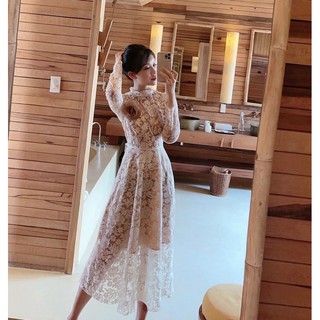Đầm ren kèm tag hoa