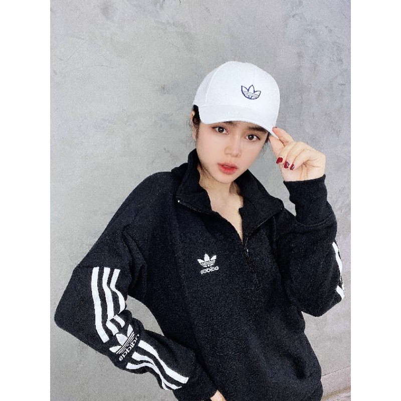 Mũ lưỡi chai trắng logo outline