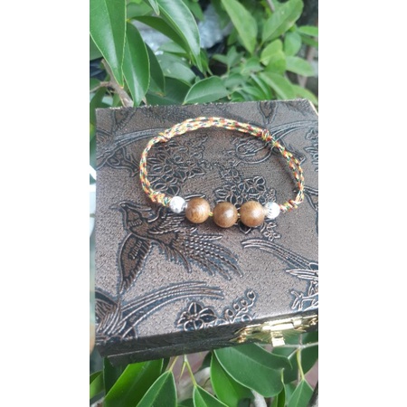 Vòng tay chỉ ngũ sắc mix hạt trầm hương và bi bạc ta