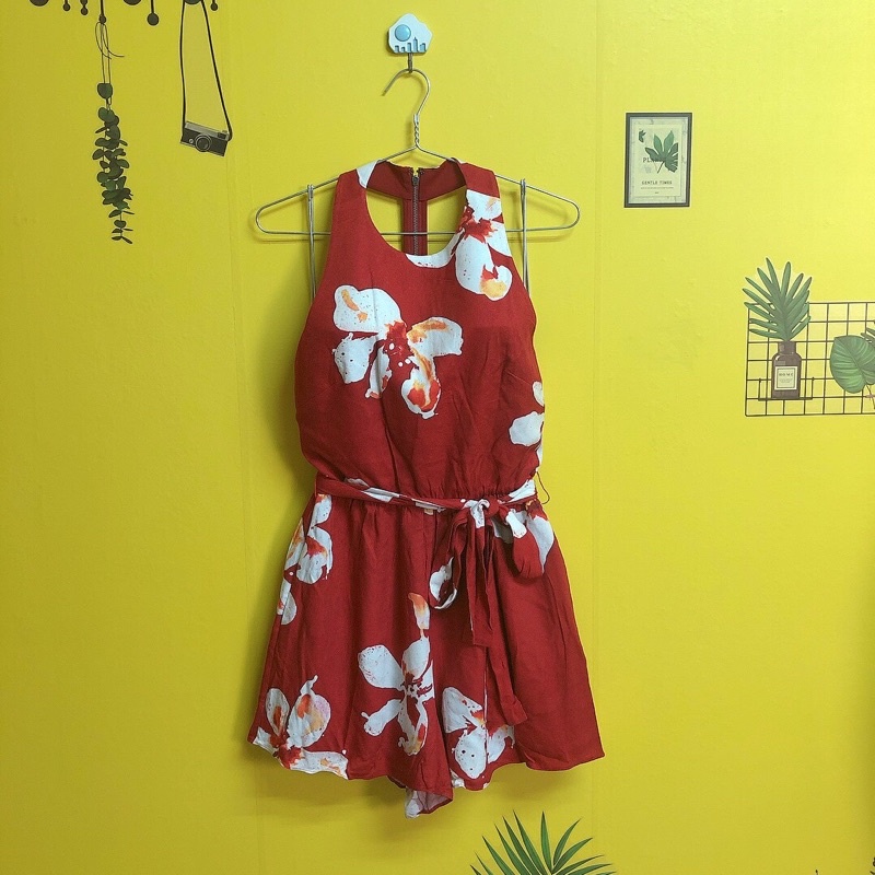 Jumpsuit đỏ cột dây hở lưng sexy đồ si 2hand