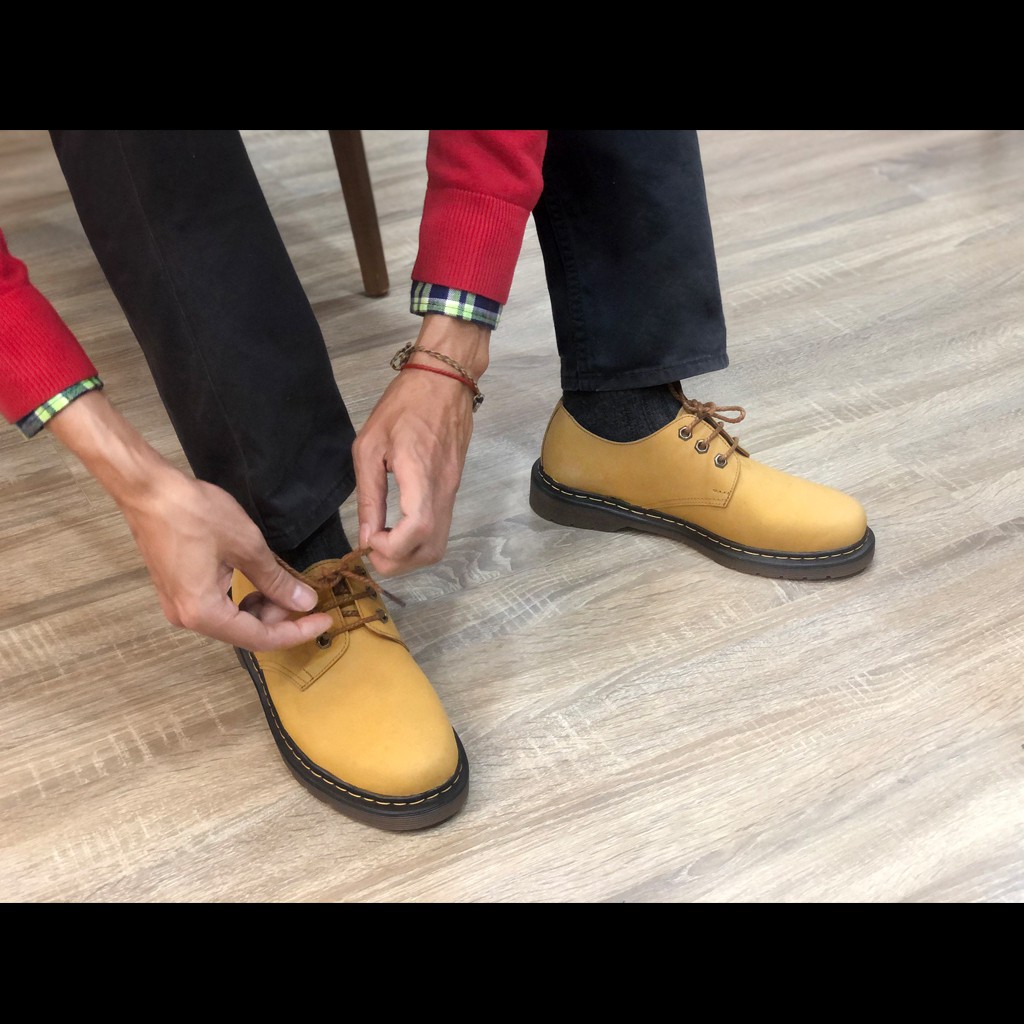 Giày nam buộc dây Dr da bò sáp mềm màu vàng Yellow đế khâu chắc chắn bên trong lót toàn bộ da bò kem vàng khử mùi