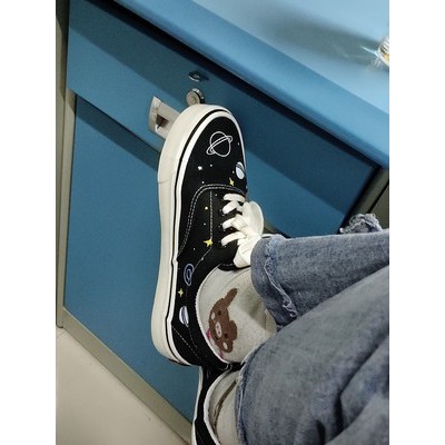 GIÀY THỂ THAO Unisex DÁNG VAN IN THÊU HÌNH SAO, TIỂU HÀNH TINH