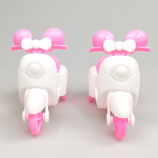 Xe máy hồng dễ thương