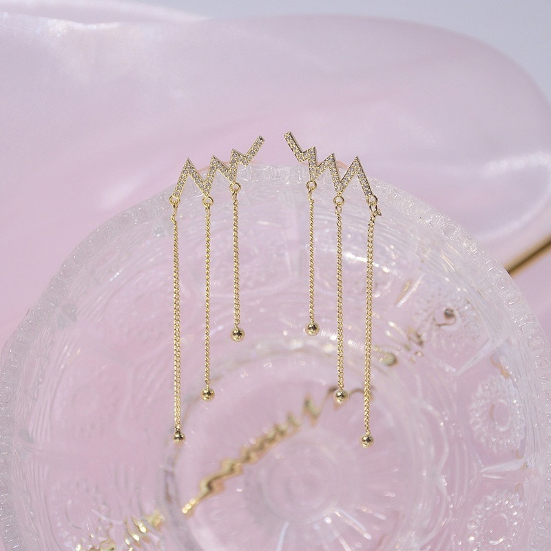 Đôi bông tai dáng dài đính đá phối tua rua phong cách Hàn Quốc cổ điển cho nữ