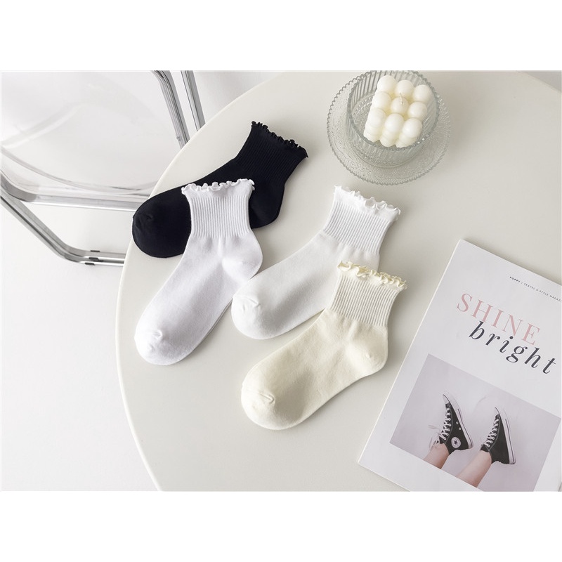 Vớ tất trơn cổ trung xoăn bánh bèo