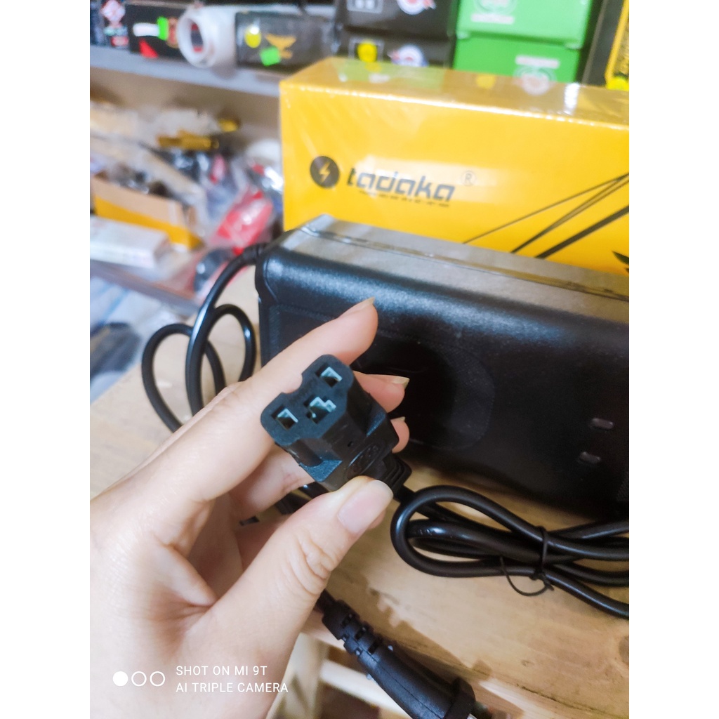 Sạc xe điện 48V - 12Ah, 14ah chân đặc & chân chụp rỗng  4 bình nhỏ