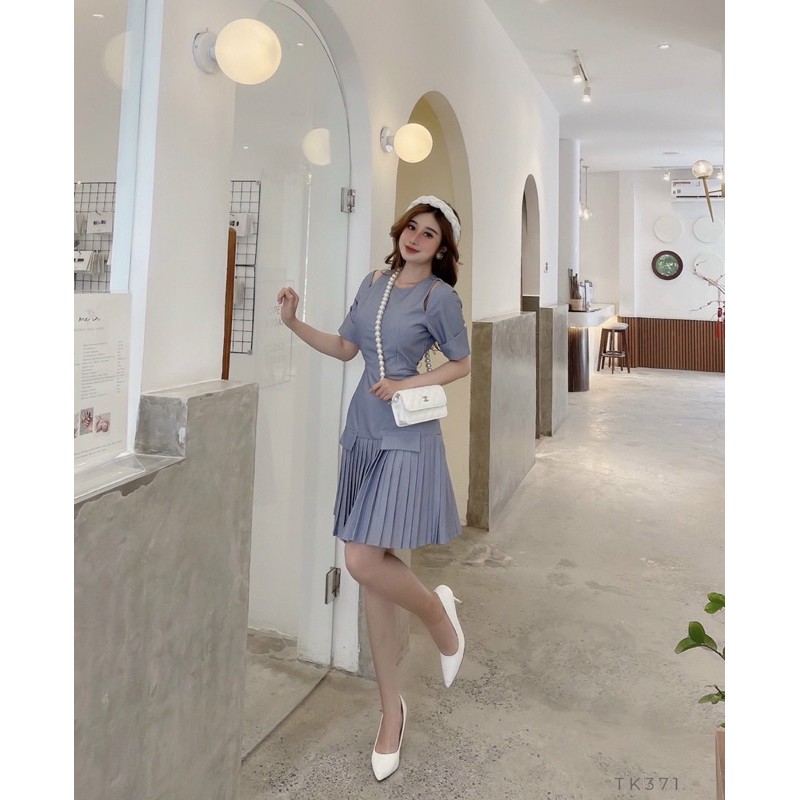 Đầm xoè cut vai xếp ly phom công sở | BigBuy360 - bigbuy360.vn