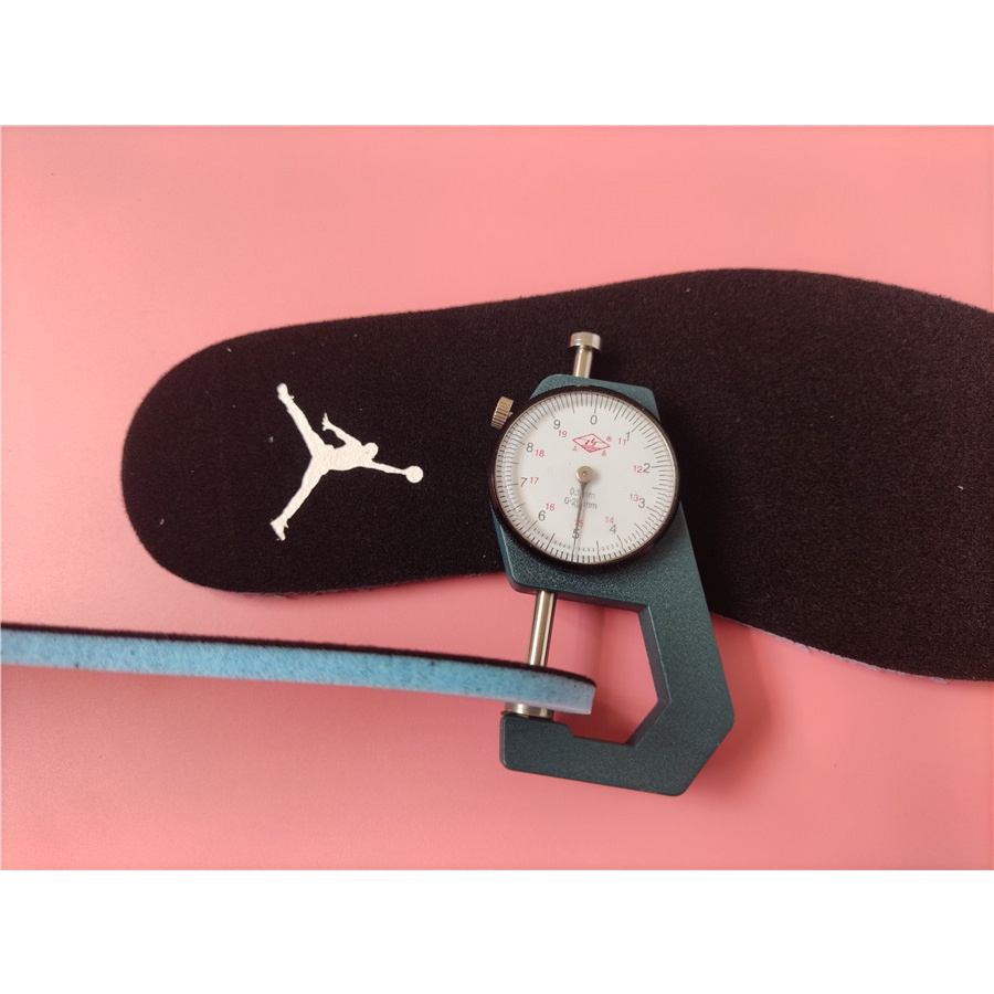 Đế giày xuyên bóng thuận tiện cho nam giới và phụ nữ đệm giày