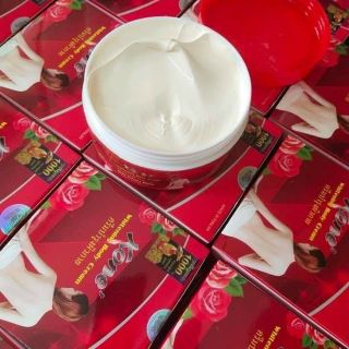 Kem body kone' siêu trắng da