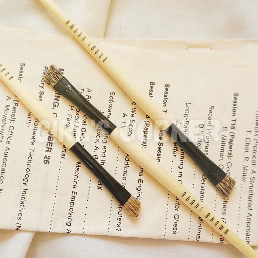 Cọ mày Bobbi Brown Eye Definer