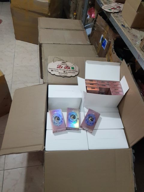 Son 3 màu mềm môi, không trôi . Hàng nội địa Trung