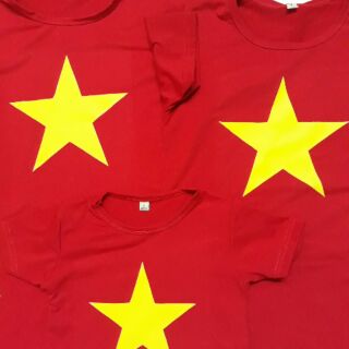 Áo cờ đỏ sao vàng in decal bé 40 .người lớn 50k