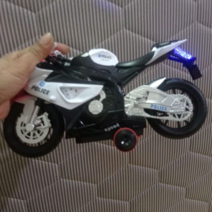 Đồ chơi ô tô S1000 điều khiển xoay 360⁰ loại to