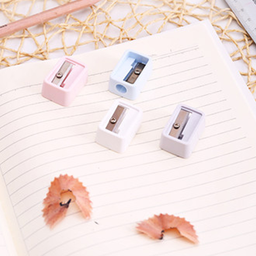 1 Gọt bút chì Deli UARELIFFE mini thiết kế di động tiện lợi sử dụng trong văn phòng phẩm màu sắc ngẫu nhiên