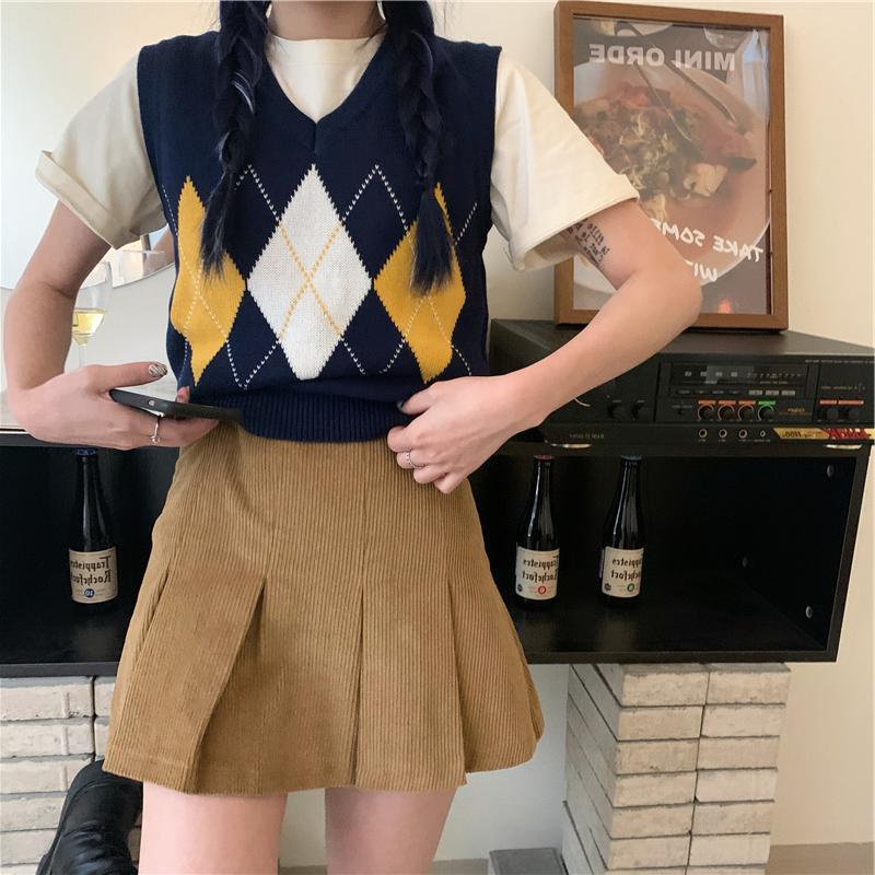 [Có sẵn+ảnh thật] Áo gile len croptop nữ cổ chữ V hoạ tiết quả trám phong cách hàn quốc | BigBuy360 - bigbuy360.vn