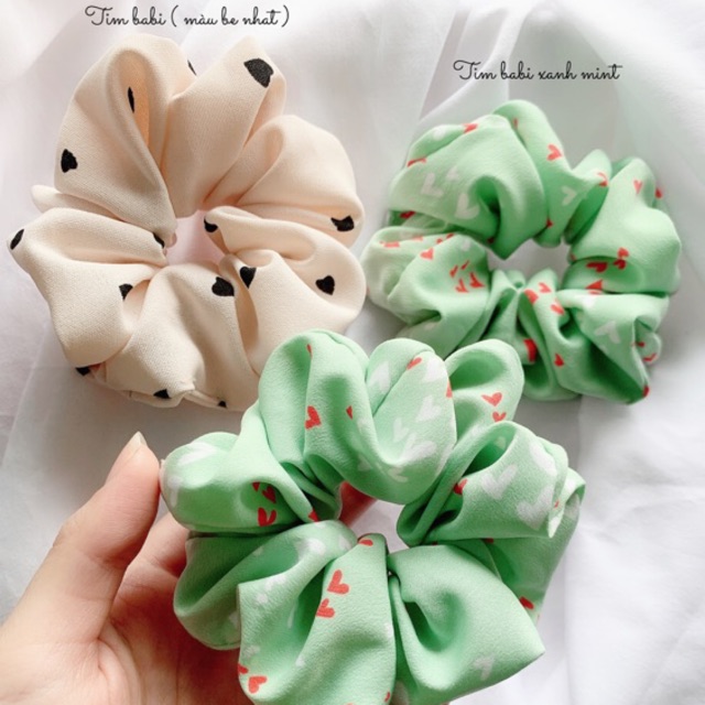 Cột tóc scrunchies hình tim