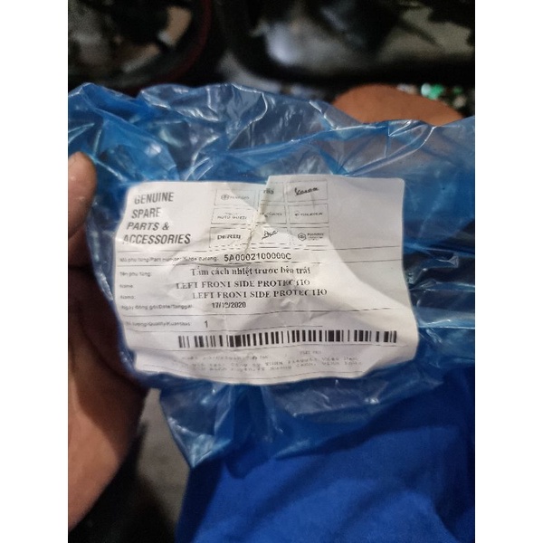 Nẹp yếm trước bên trái liberty 3Vie S chính hãng