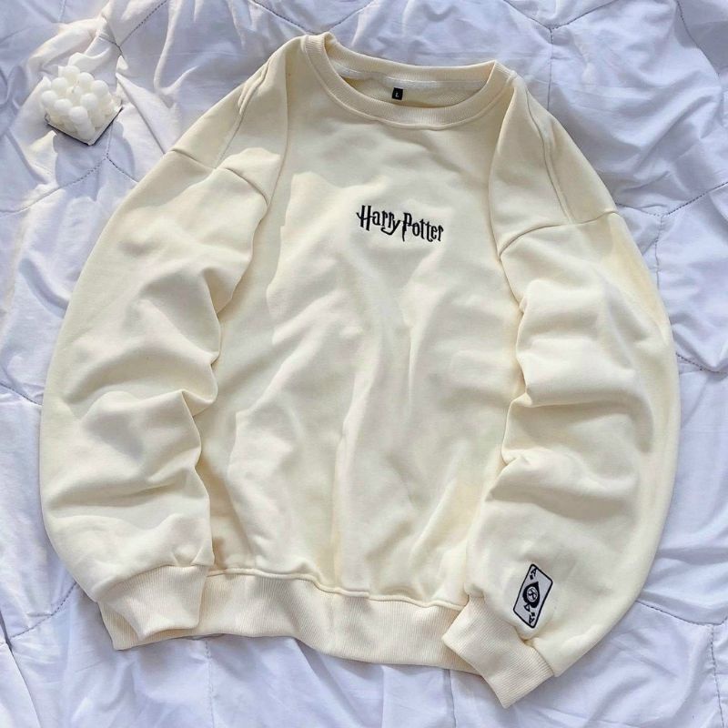 Áo Sweater in Harry Potter thêu lá bài from rộng