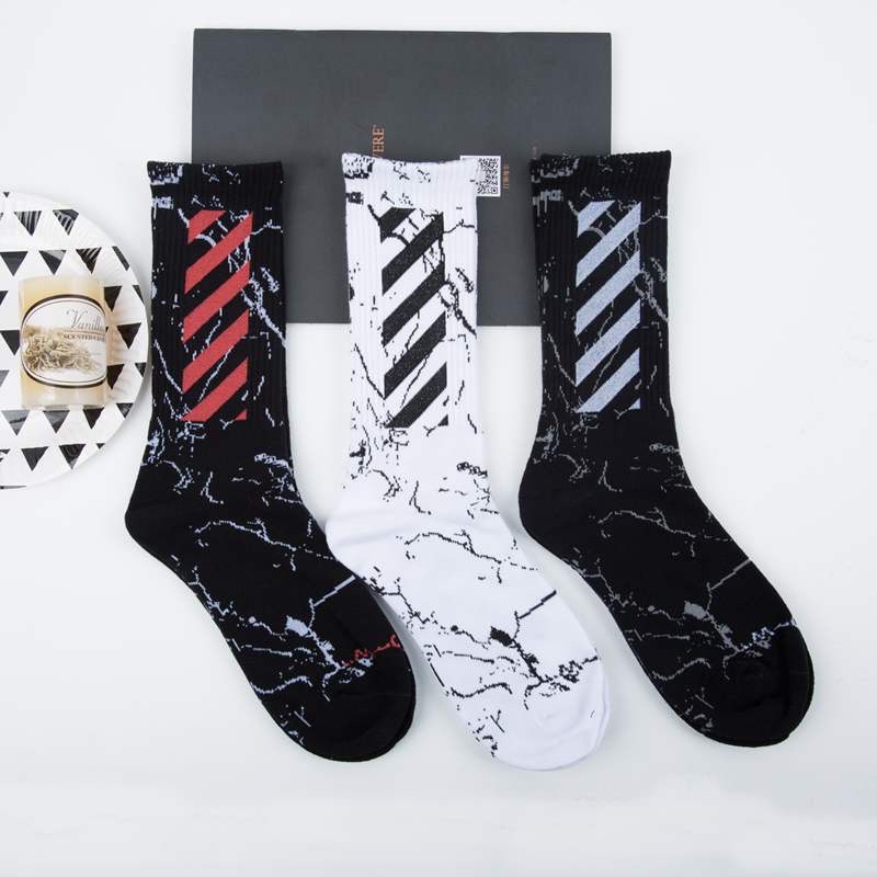 [TonaShoe] Tất Cổ Cao Họa Tiết Sọc Và Thăng Đen Trắng