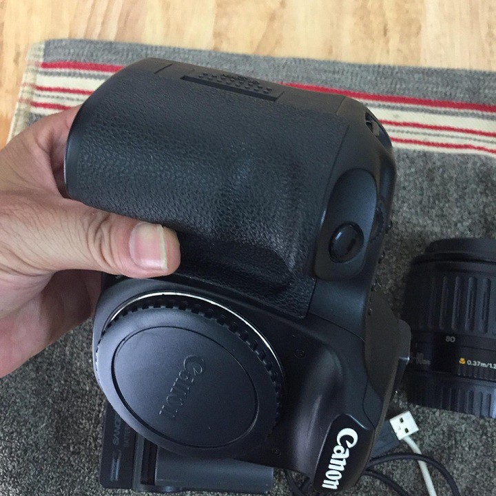 Bộ máy ảnh Canon 40D rất mới kèm lens