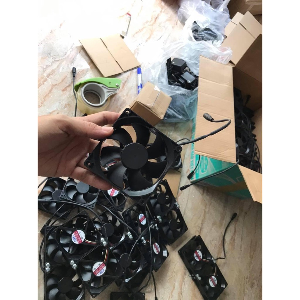 Quạt Làm Mát Cho Hồ Thủy Sinh